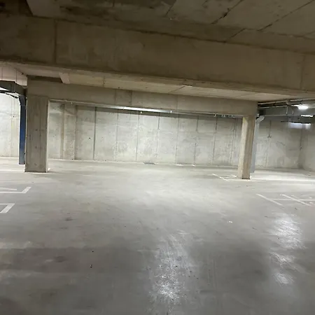 Plava Zvezda Centar Free Garage 诺威萨